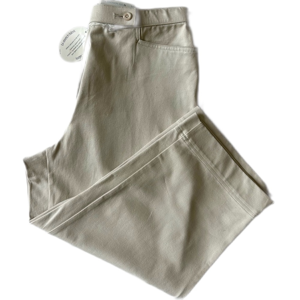 Westbound “Madison Avenue Fit” Women’s Chino Capris Khaki Size 10 NWT